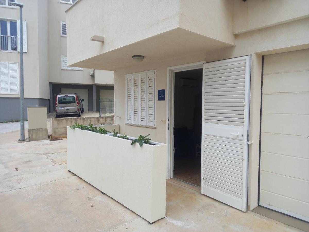 Studio apartman Kiara Bol Esterno foto